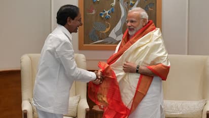 మోడీతో ముగిసిన కేసీఆర్ భేటీ: ముందస్తుపైనా చర్చలు