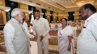 మోడీతో షేక్ హ్యాండ్- చంద్రబాబు "బెండ్" అయినట్లేనా..?