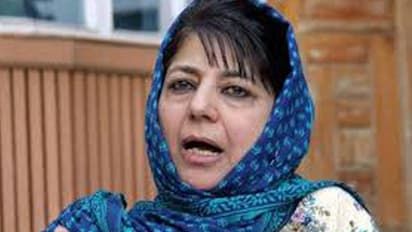 ಸಿಎಂ ಸ್ಥಾನಕ್ಕೆ ಮೆಹಬೂಬಾ ರಾಜೀನಾಮೆ..!