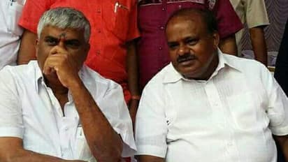 ಕೊಟ್ಟಮಾತು ಉಳಿಸಿಕೊಳ್ಳುವ ನಾಯಕ ಎಚ್ಡಿಕೆ: ರೇವಣ್ಣ ಗುಣಗಾನ