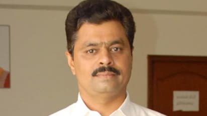 కొడుకు నిశ్చితార్థం: పవన్ పాటలకు స్టెప్పులేసిన సీఎం రమేష్