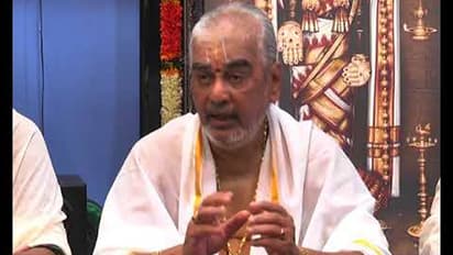 రమణ దీక్షితులు రీ ఎంట్రీ: శ్రీవారి సన్నిధిలో అర్చకుల మధ్య చిచ్చు