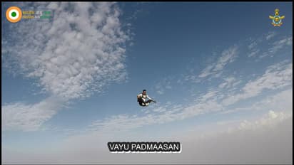 ಆಕಾಶದಲ್ಲೂ ಯೋಗ, ವಾಯುಸೇನೆಯಿಂದ ವಿನೂತನ ಪ್ರಯತ್ನ!