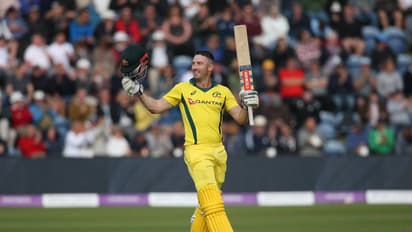 ಫಿಂಚ್-ಮಾರ್ಶ್ ಶತಕ; ಇಂಗ್ಲೆಂಡ್’ಗೆ 311 ಟಾರ್ಗೆಟ್