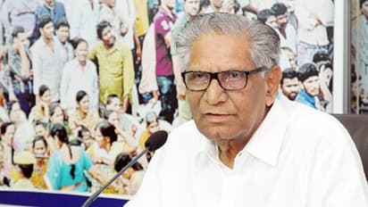 చంద్రబాబు ఆదేశాలను పాటించారు: మండలి చైర్మన్ పై ఉమ్మారెడ్డి