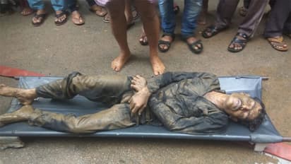 కారులోకి వర్షపు నీరు చేరి ఓ వ్యక్తి మృతి