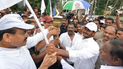 ఒలింపిక్ డే రన్ను ప్రారంభించిన : వైఎస్ జగన్ (ఫోటో గ్యాలరీ)