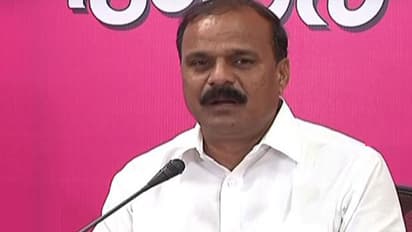 జగన్ పై దాడి.. హరికృష్ణ మృతితో లింక్ పెట్టిన కర్నె ప్రభాకర్