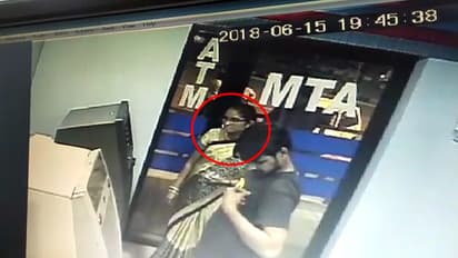 ಹೆಚ್ಚಾದ ಎಟಿಎಂ ದೋಖಾ ಪ್ರಕರಣಗಳು; ಕಳ್ಳಿ ಹಣ ಡ್ರಾ ಮಾಡುವ ದೃಶ್ಯ ಸಿಸಿಟಿವಿಯಲ್ಲಿ ಸೆರೆ