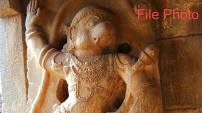 బయల్పడిన హనుమాన్ విగ్రహం.. అక్కడే ప్రతిష్టించాలని పట్టు