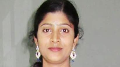 శ్రీగౌతమి హత్య కేసులో మరో ట్విస్ట్: ఫొటోలు చేరేశాడు