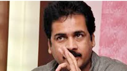 చంద్రబాబుకు సోమవారం నోటీసులు: హీరో శివాజీ సంచలనం