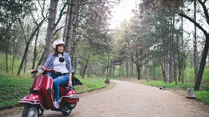 আজ পেট্রোল-ডিজেলের কী দাম কলকাতায় ? সপ্তাহান্তে ঘুরতে বেরোনোর আগে দেখুন জ্বালানীর দর