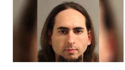 ఆ షూటర్ ఇతడే.. మృతులను గుర్తించిన పోలీసులు