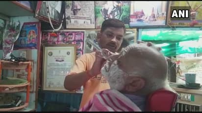 ಸೈನಿಕರಿಗೆ ಬೆಳ್ಳಿ ಬ್ಲೇಡ್: ಉದ್ಧವ್ ಸೇವೆಗೆ ಎಲ್ಲರೂ ಕ್ಲೀನ್ ಬೋಲ್ಡ್!