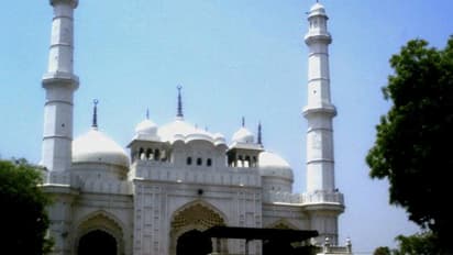 ಮಸೀದಿ ಹೊರಗೆ ಲಕ್ಷ್ಮಣನ ಪ್ರತಿಮೆ : ವಿವಾದ