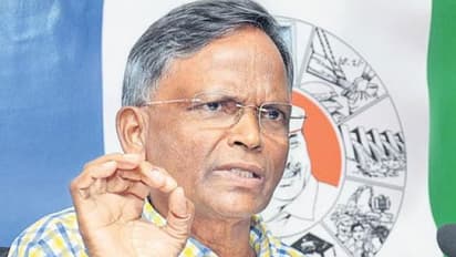 నెల్లూరులో రోడ్డు ప్రమాదం: గూడూరు ఎమ్మెల్యే వరప్రసాద్కి తప్పిన ముప్పు