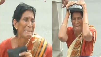 బతికే ఉన్నా: ఏపీ సచివాలయం ముందు బైఠాయించి బోరుమన్న మహిళ