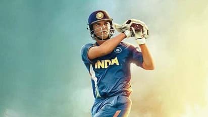 ধোনির জীবনী নিয়ে তৈরি হয়েছিল সিনেমা,বাস্তব থেকে কতটা 'হটকে' ছিল সেই কাহিনি