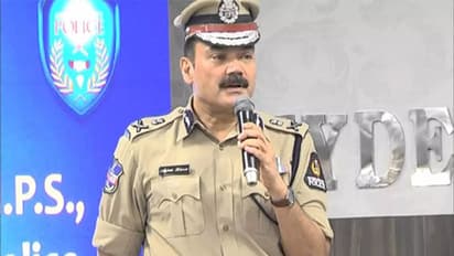 హైద్రాబాద్ సీపీ అంజనీకుమార్ ఇంట్లోకి వరద నీరు: 4 రోజులుగా ఆఫీస్ నుండే విధులు