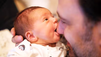 తల్లికి లేదు.. కానీ తండ్రి నుంచి బిడ్డకు హెచ్ఐవీ