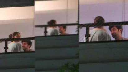 అర్ధరాత్రి బాల్కనీలో హీరో, హీరోయిన్