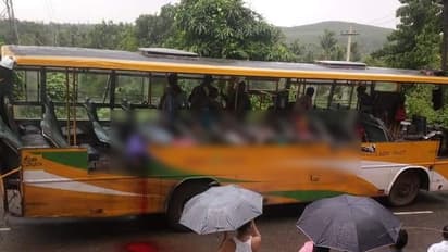 ಕಾರವಾರದಲ್ಲಿ ಭೀಕರ ಅಪಘಾತ: 3 ಸಾವು, 15 ಮಂದಿಗೆ ಗಾಯ