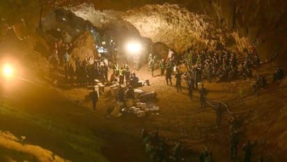 16 ದಿನಗಳ ಬಳಿಕ ಗುಹೆಯಿಂದ ಹೊರಬಂದ ಥಾಯ್ ಬಾಲಕರು : ರಕ್ಷಣೆ ನಡೆದಿದ್ದು ಹೇಗೆ.?