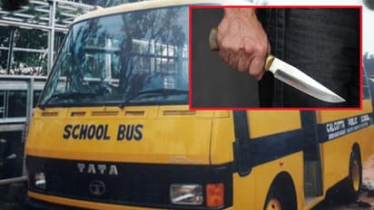 అమ్మాయి పక్కనుంచి లేవమన్న సీనియర్.. కుదరదన్న జూనియర్.. ఆ తర్వాత..