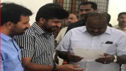 ಸಿಎಂ ಕುಮಾರಸ್ವಾಮಿಗೆ ಪ್ರತಾಪ್‌ ಸಿಂಹ ಅಭಿನಂದಿಸಿದ್ದೇಕೆ..?