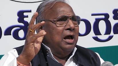 ఇక్కడ కేసీఆర్‌కు, అక్కడ జగన్‌కు కోవర్టులు: వీహెచ్ సంచలనం