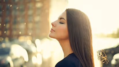 ಸ್ಕಿನ್ ಗ್ಲೋ ಆಗಲು ಇಲ್ಲಿವೆ ಸಿಂಪಲ್ ಮನೆ ಮದ್ದು