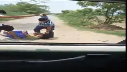पुलिस की गाड़ी से खींचकर महिलाओं की पिटाई, दहेजलोभियों से शर्मसार हुआ हरियाणा
