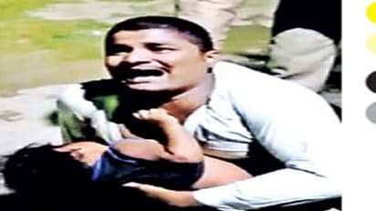 కొడుకుని ఆటోకేసి కొట్టిన తండ్రి అరెస్ట్