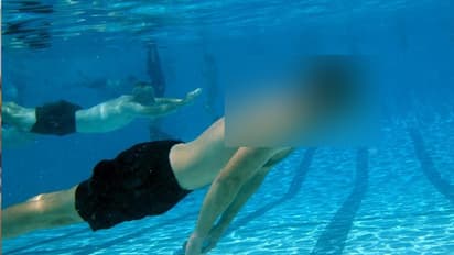 హాలీడేకి సింగపూర్.. స్విమ్మింగ్పూల్లో .. కూతురు ఎదురుగా సిగ్గులేని పని