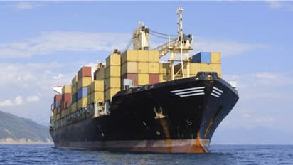 రూపాయి పతనం ప్లస్ చమురుతో పెరిగిన వాణిజ్యలోటు