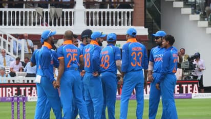 2ನೇ ಏಕದಿನ: ಭಾರತದ ಗೆಲುವಿಗೆ 323 ರನ್ ಟಾರ್ಗೆಟ್ ನೀಡಿದ ಇಂಗ್ಲೆಂಡ್