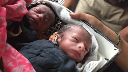 ರೈಲಿನಲ್ಲೇ ಅವಳಿ ಮಕ್ಕಳಿಗೆ ಜನ್ಮ ನೀಡಿದ ಮಹಿಳೆ