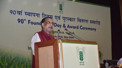 कृषि मंत्री का दावा 2022 तक किसानों की आय होगी दोगुनी