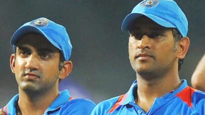 ధోనీ నువ్వు పెద్దొడిలా కనిపిస్తున్నావ్.. గడ్డానికి రంగు వేసుకో: గౌతం