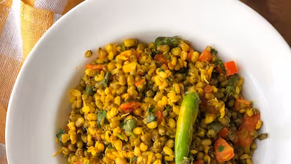 ಚಪಾತಿ ರುಚಿ ಹೆಚ್ಚಿಸೋ ಹೆಸರು ಕಾಳು ಪಲ್ಯ ಮಾಡೋದು ಹೀಗೆ...