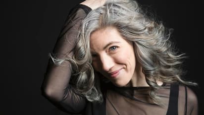 White Hair Problems: చిన్న వయసులోనే జుట్టు తెల్లబడిందా? కారణాలు ఇవే కావొచ్చు..