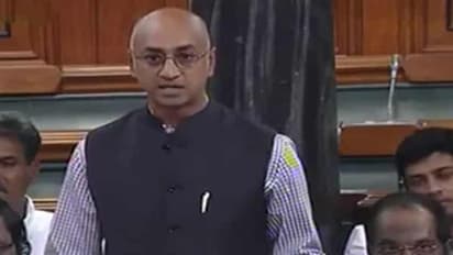 గల్లా జయదేవ్ ఇంటిపై ఐటి దాడులు: అదుపులో చీఫ్ అకౌంటెంట్