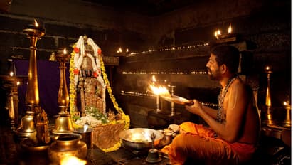 ಆ ಇಬ್ಬರು ಮಹಿಳೆಯರ ಕಲಹವೇ ಶಿರೂರು ಶ್ರೀಗೆ ಮುಳುವಾಯ್ತಾ..?