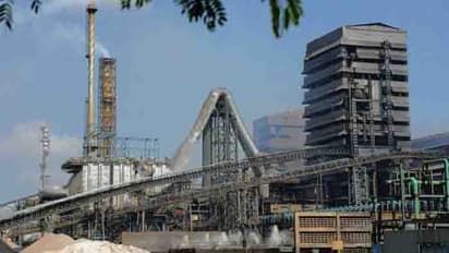 ஸ்டெர்லைட்டுக்கு ஆதரவாக வந்த தீர்ப்பால் முதல்வர் எடப்பாடி அவசர ஆலோசனை!