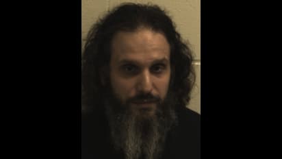 ಟ್ಯಾಗ್ಲೈನ್ ಮಿಸ್ಟೆಕ್: ಬೆತ್ತಲಾಗಿ ಜಿಮ್ನಲ್ಲಿ ಕುಳಿತ ಭೂಪ