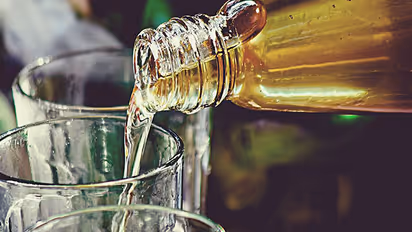 ಕೆ. ಆರ್. ಪೇಟೆ: ನಾಮಪತ್ರ ಸಲ್ಲಿಕೆ ಭರಾಟೆ ಜೋರು, ಮದ್ಯ ಮಾರಾಟಕ್ಕೆ ಬ್ರೇಕ್