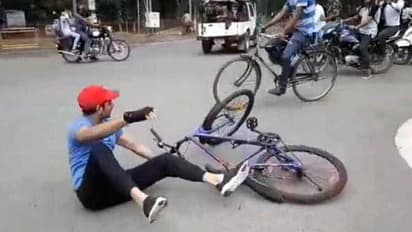 साइकिल चलाने निकले थे लालू के लाल तेजप्रताप..और फिर हुआ ये...