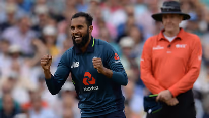 Adil Rashid claims 4 scalps in 5 balls to quieten Gayle-storm