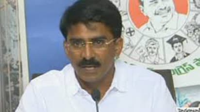 వైసీపీకి షాక్: గుడ్ బై చెప్పిన మాజీఎమ్మెల్యేలు